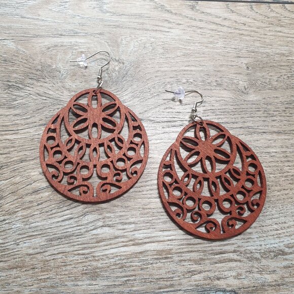 Woman Earrings Lightweight Round Wood Laser Cutout Design Boho Style Gift Hook - Picture 1 of 4